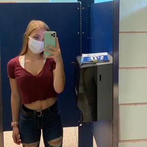 Meet your Posher, Emaa